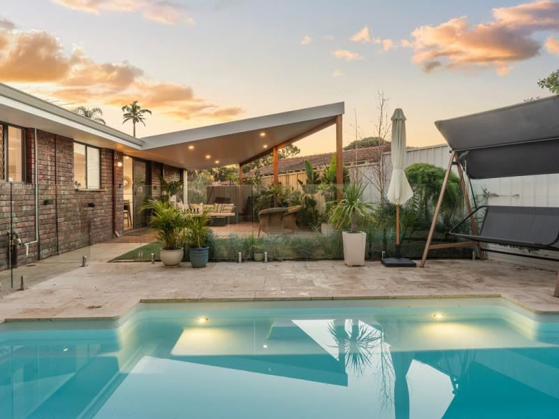 7 Debden Place, Carine WA 6020