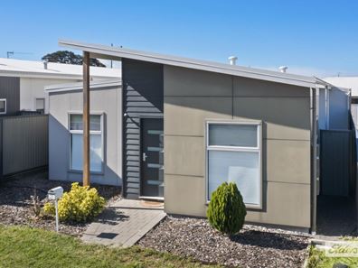 9 Engleheart Drive, Mckail WA 6330