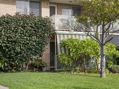2A/4 Villiers Street, Yokine WA 6060
