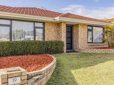 19 Metroliner Drive, Currambine WA 6028