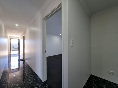 6 Sturrock Close, Hilbert WA 6112