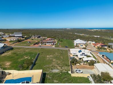 17 Eakins Crescent, Wandina WA 6530