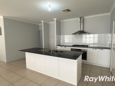 35 Kingscliff Drive, Golden Bay WA 6174