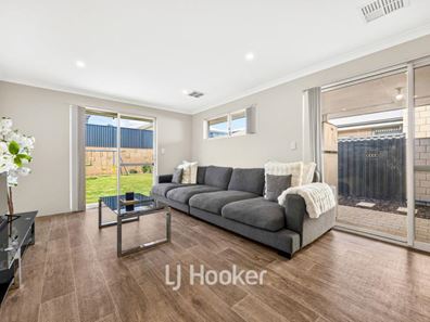 24 Kingfisher Road, Eglinton WA 6034