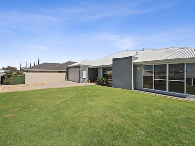2 Camrose Parkway, Baldivis WA 6171