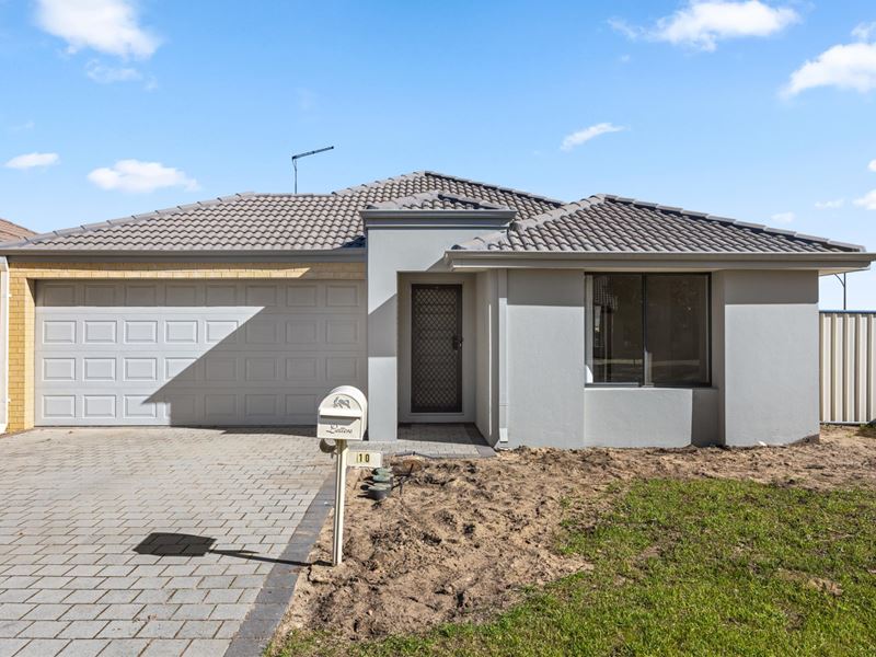10 St Pierre Loop, Meadow Springs WA 6210