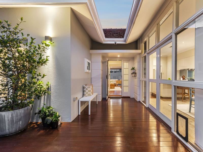 33 College Road, Claremont WA 6010