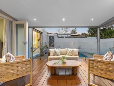 33 College Road, Claremont WA 6010