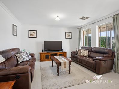 9 Rath Close, Byford WA 6122