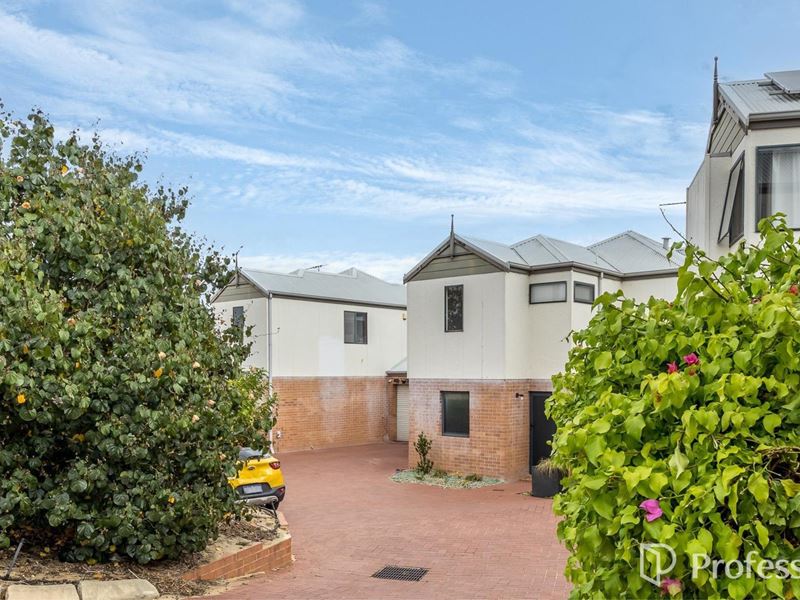 6/16 The Crescent, Redcliffe WA 6104