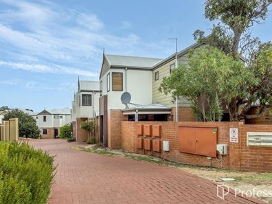 6/16 The Crescent, Redcliffe WA 6104