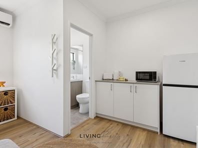 Room/4  37 Arrowsmith Loop, South Guildford WA 6055