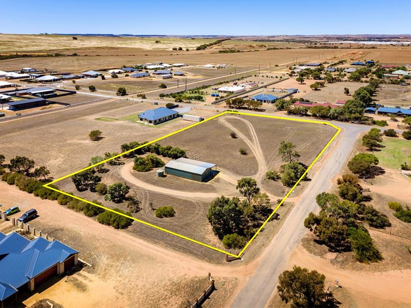 2 Peppin Place, Deepdale