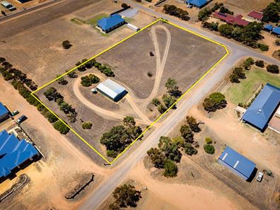 2 Peppin Place, Deepdale WA 6532
