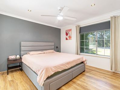 48 Golf Links Drive, Carramar WA 6031