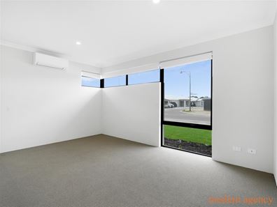26 GLADSTONE AVENUE, Henley Brook WA 6055