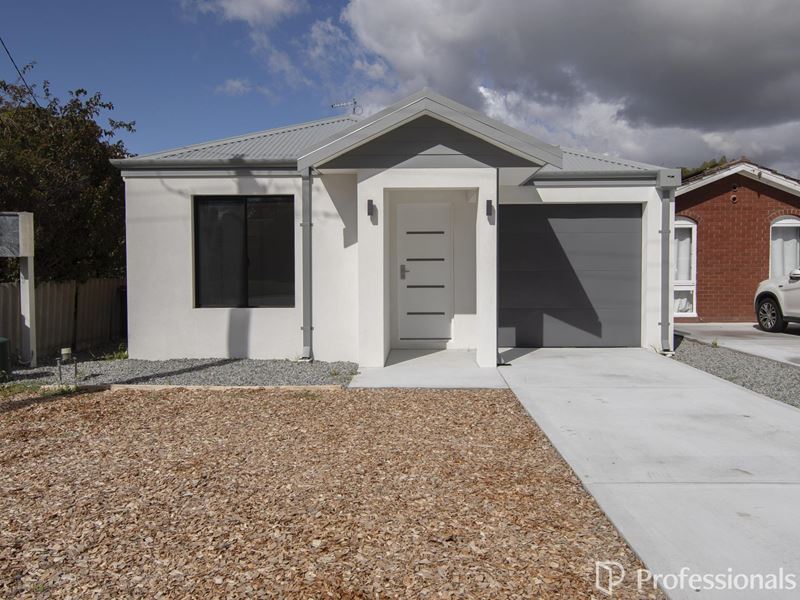 2A Carleton Crescent, Forrestfield WA 6058