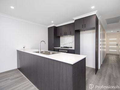 2A Carleton Crescent, Forrestfield WA 6058