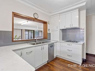 9 Hope Avenue, Salter Point WA 6152