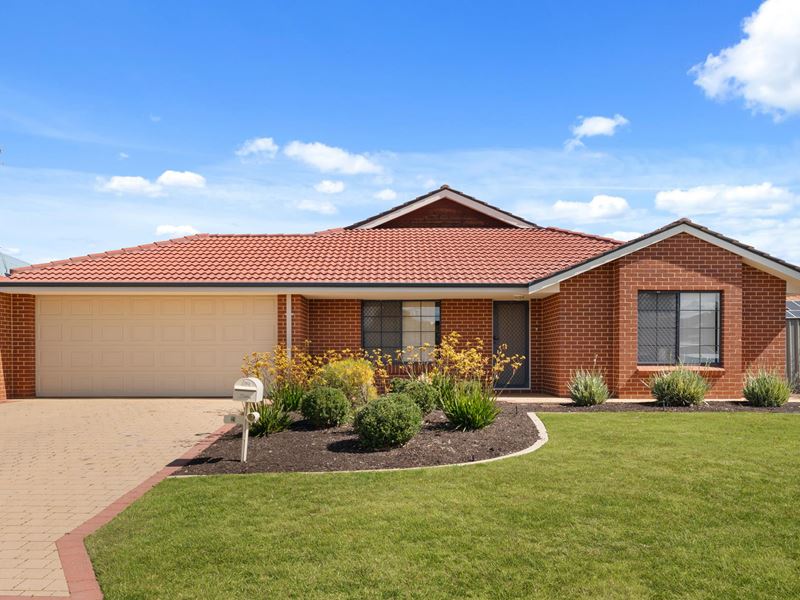 4 Oxenholme Way, Waikiki WA 6169