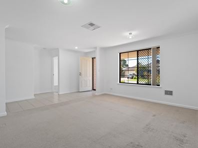 4 Oxenholme Way, Waikiki WA 6169