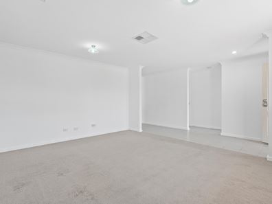 4 Oxenholme Way, Waikiki WA 6169