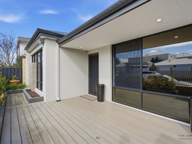 8 Corsica Way, Coogee WA 6166