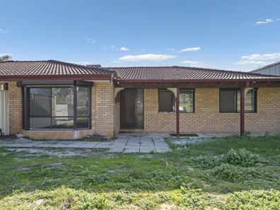 15 Stone Street, Armadale WA 6112