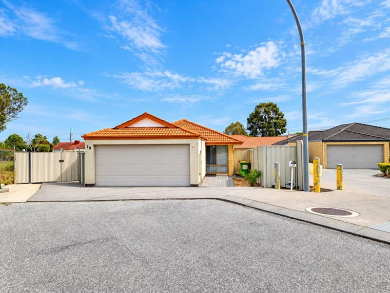 28 Andrea Way, Queens Park WA 6107