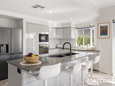 7 Poivre Place, San Remo WA 6210