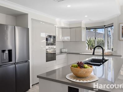 7 Poivre Place, San Remo WA 6210