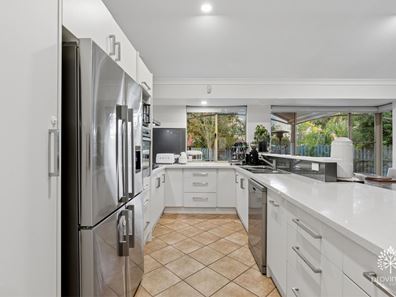 17 Shield Road, Lesmurdie WA 6076