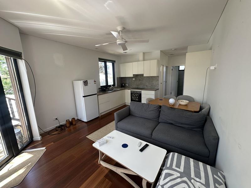 11C Mortlock Street, Hamilton Hill WA 6163
