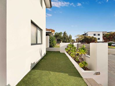 24 Hugo Street, Stirling WA 6021