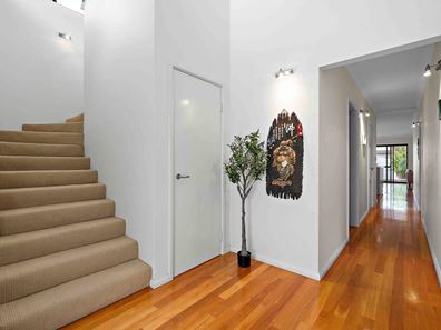 24 Hugo Street, Stirling WA 6021