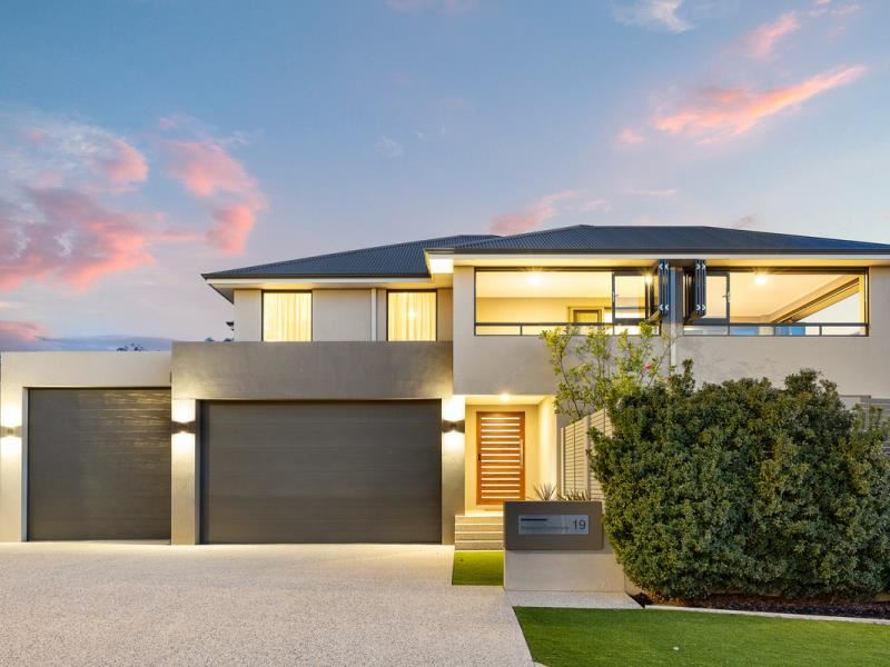 19 Blackpool Promenade, Iluka WA 6028
