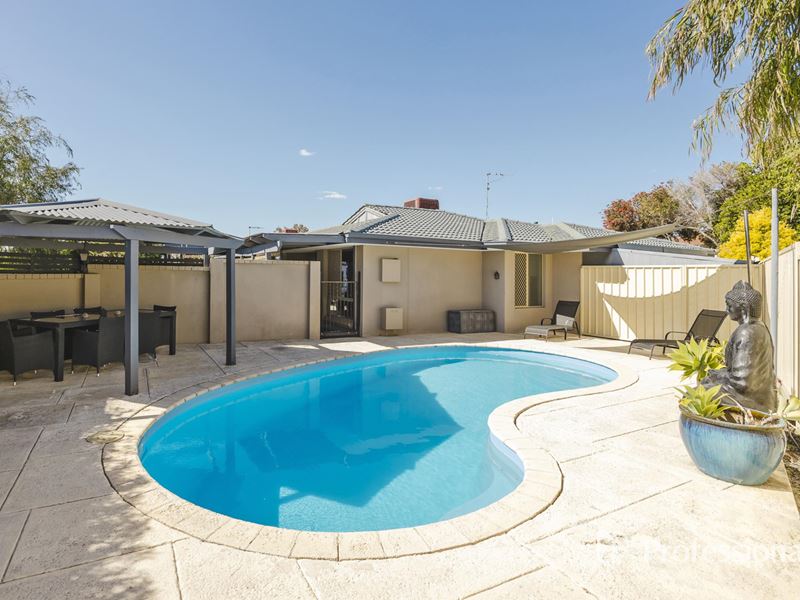 19 Burham Court, Marangaroo WA 6064