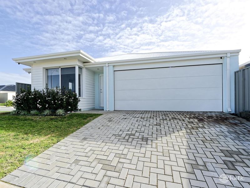 1 Raphanus Way, Hammond Park WA 6164