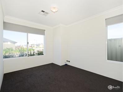 1 Raphanus Way, Hammond Park WA 6164