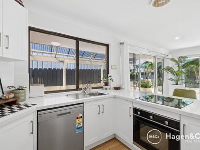 3/8 Colin Road, Scarborough WA 6019