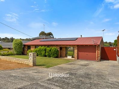 88 Swanstone Street, Collie WA 6225