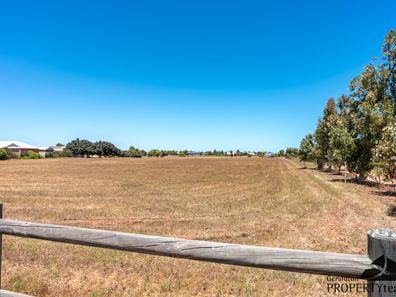 48 Sadler Way, Deepdale WA 6532