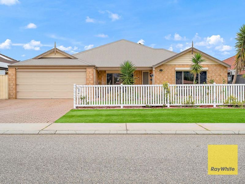 14 Elliot Place, Thornlie WA 6108