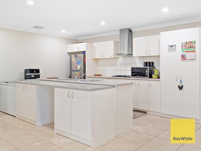 14 Elliot Place, Thornlie WA 6108