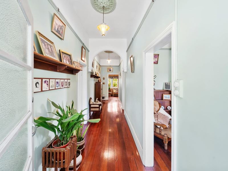 52 Wood Street, Swanbourne WA 6010