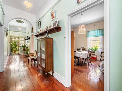 52 Wood Street, Swanbourne WA 6010
