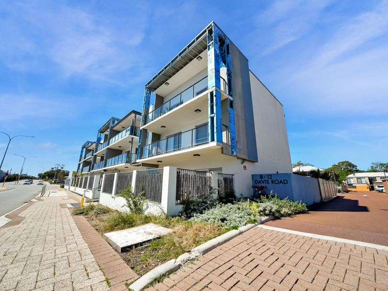 9/12 Davis Road, Kelmscott WA 6111