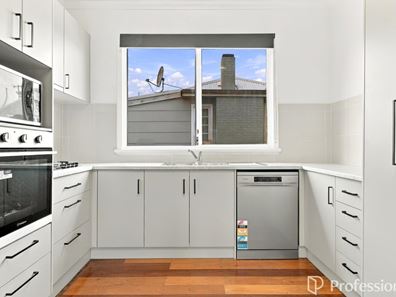 210 Evans Street, Beachlands WA 6530
