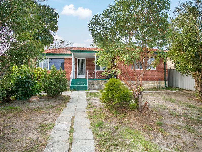 11 Denston Way, Girrawheen WA 6064