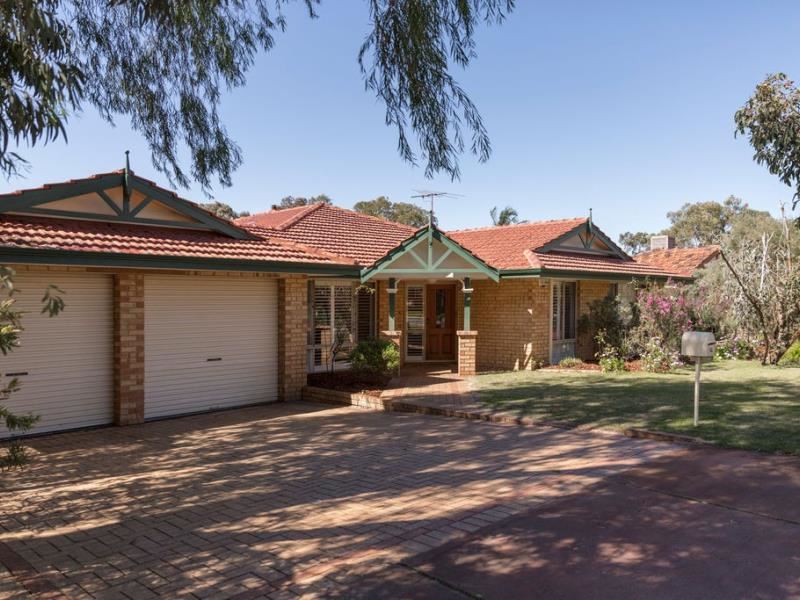 13 Gledhill Way, Leeming WA 6149